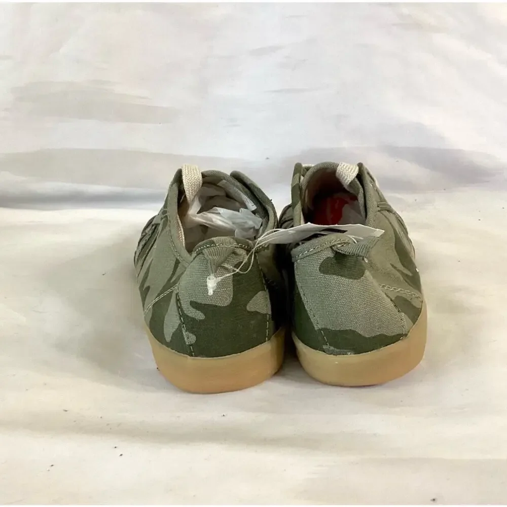 NWT Gap Camouflage Canvas Kids Sneakers size 5